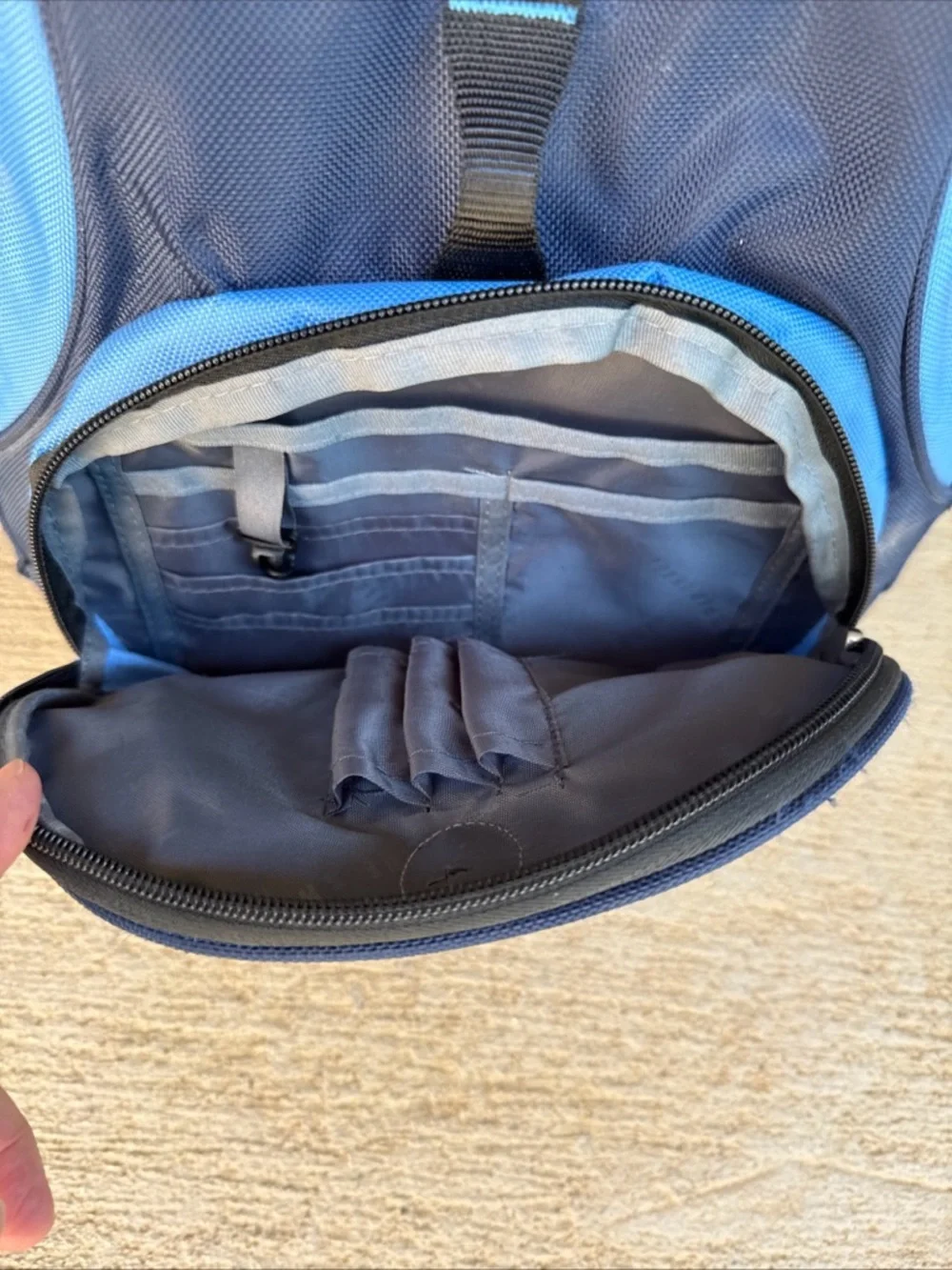 Sharper Image Rolling Navy and Light Blue Backpack Retractable Handle & wheels